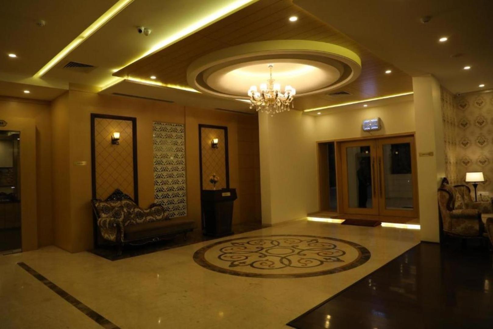 Hotel Roma Kristo Dwarka  Exterior photo