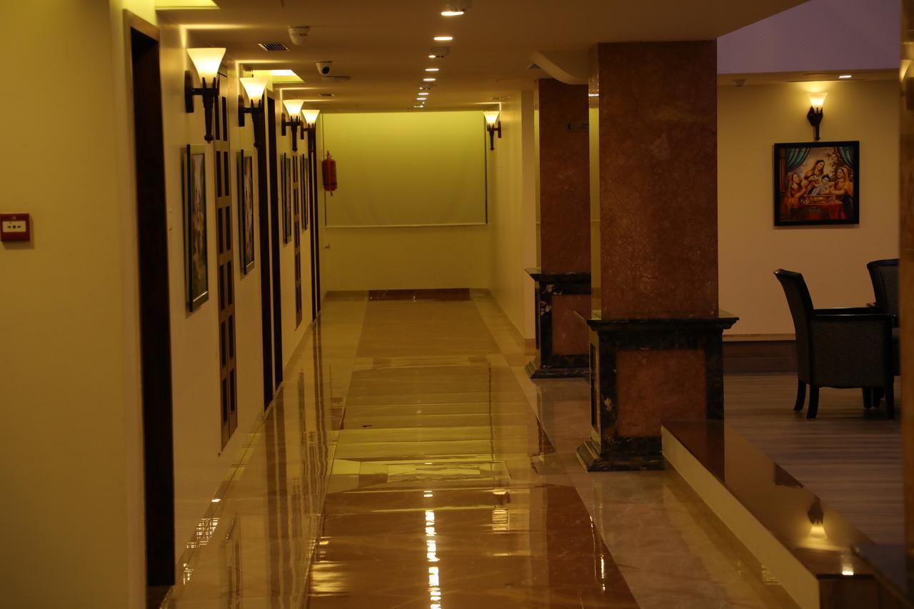 Hotel Roma Kristo Dwarka  Exterior photo